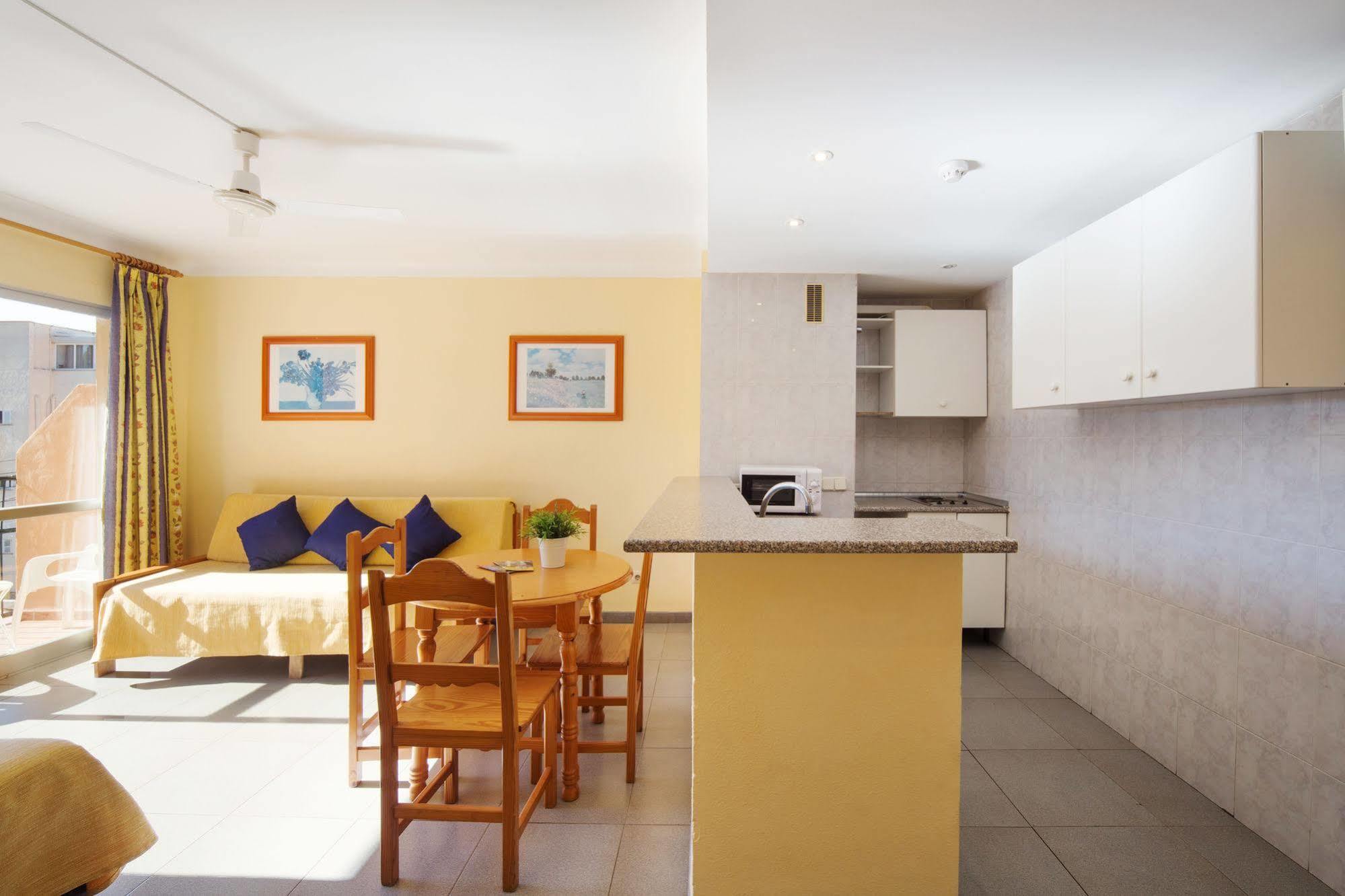 Martinez Apartments Palmanova Exterior foto